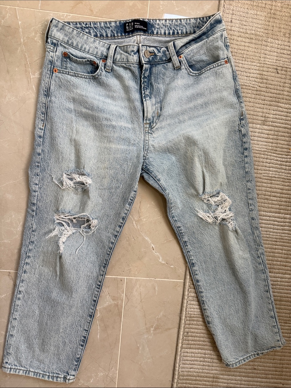 GAP Light Wash Distressed capri denim Jeans